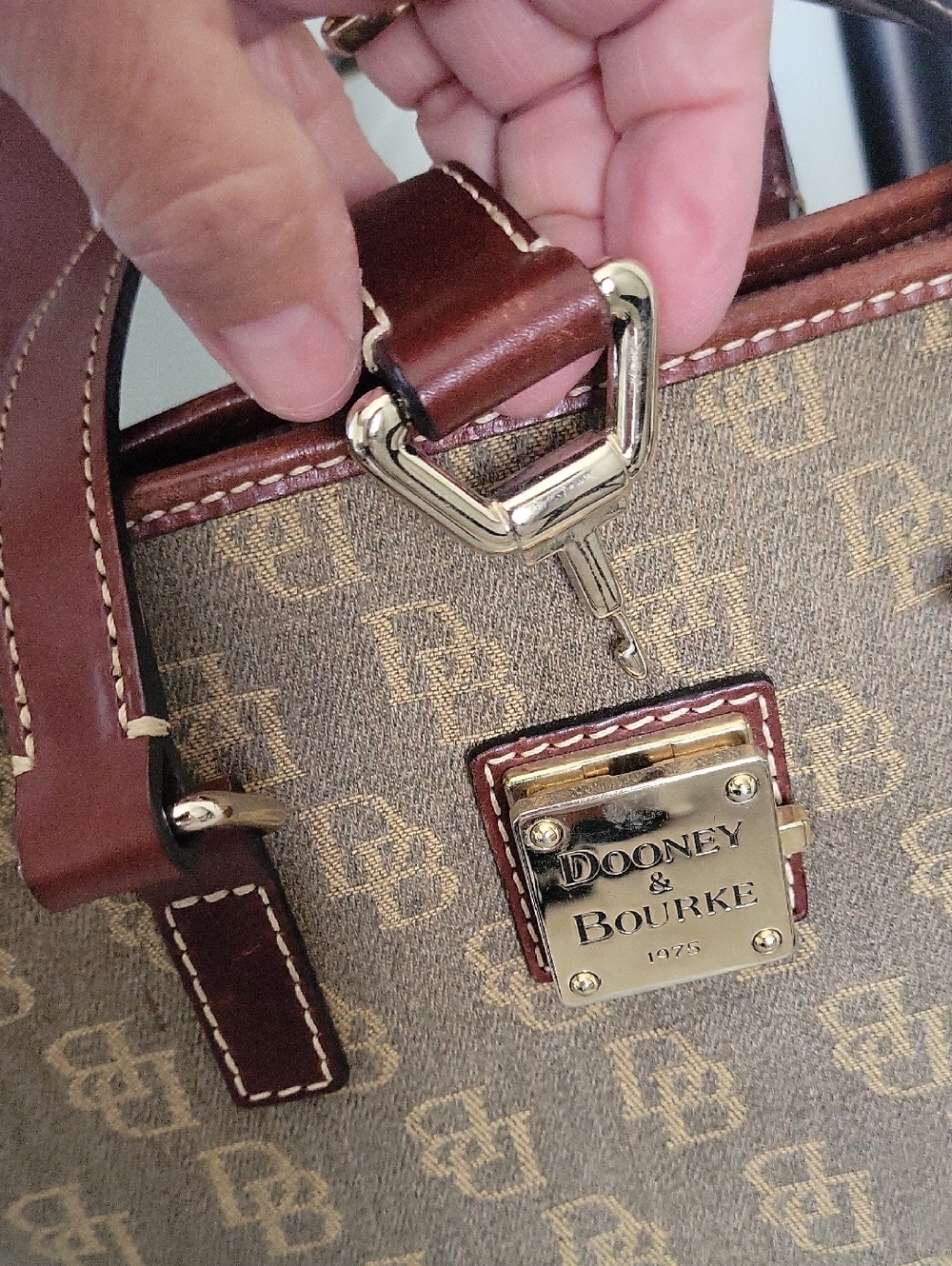 Vintage 1975 Dooney & Bourke Brown Monogram Bucket Bag with Cognac Brown Trim - Picture 12 of 16